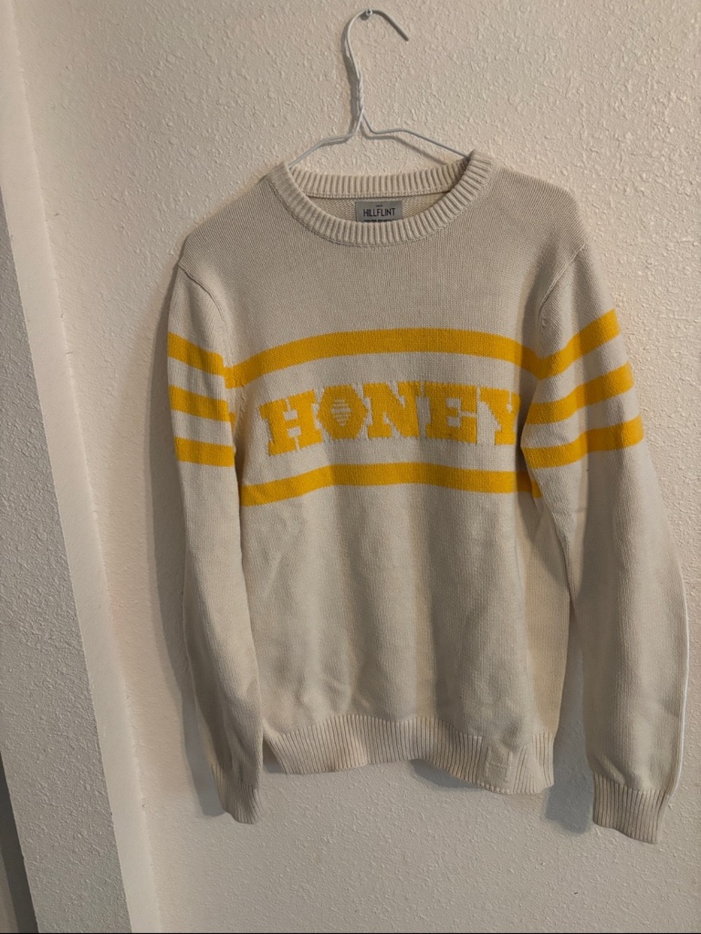 Hillflint honey crewneck sweater